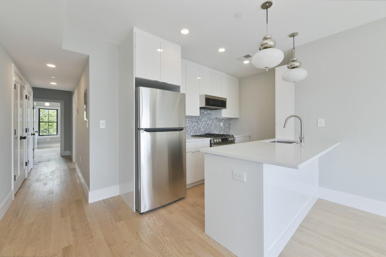 362 Sumner St #3 - Photo 7 of 17