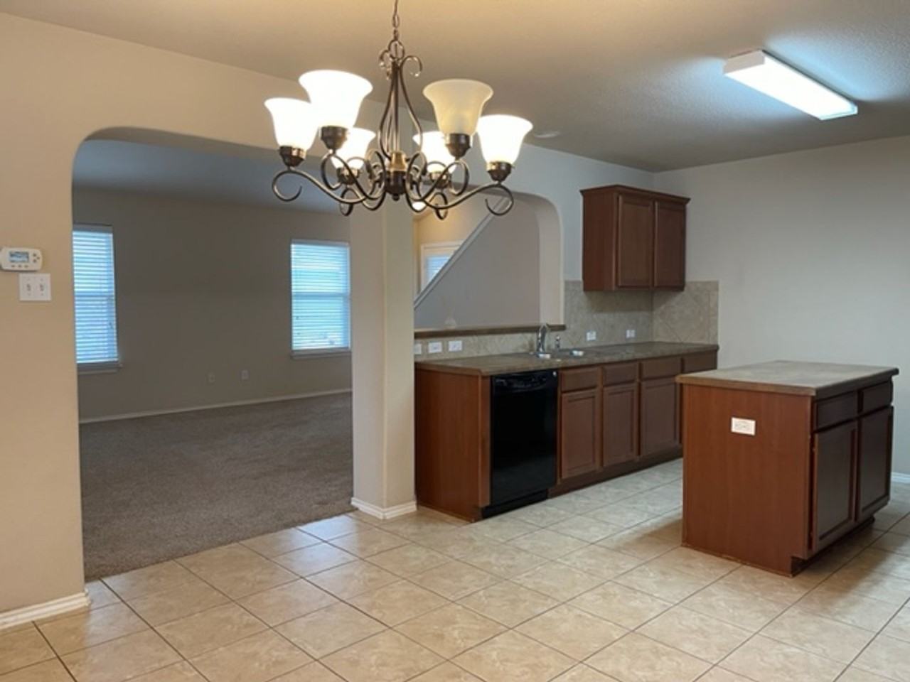 608 Alamo Plaza Dr - Photo 3 of 21