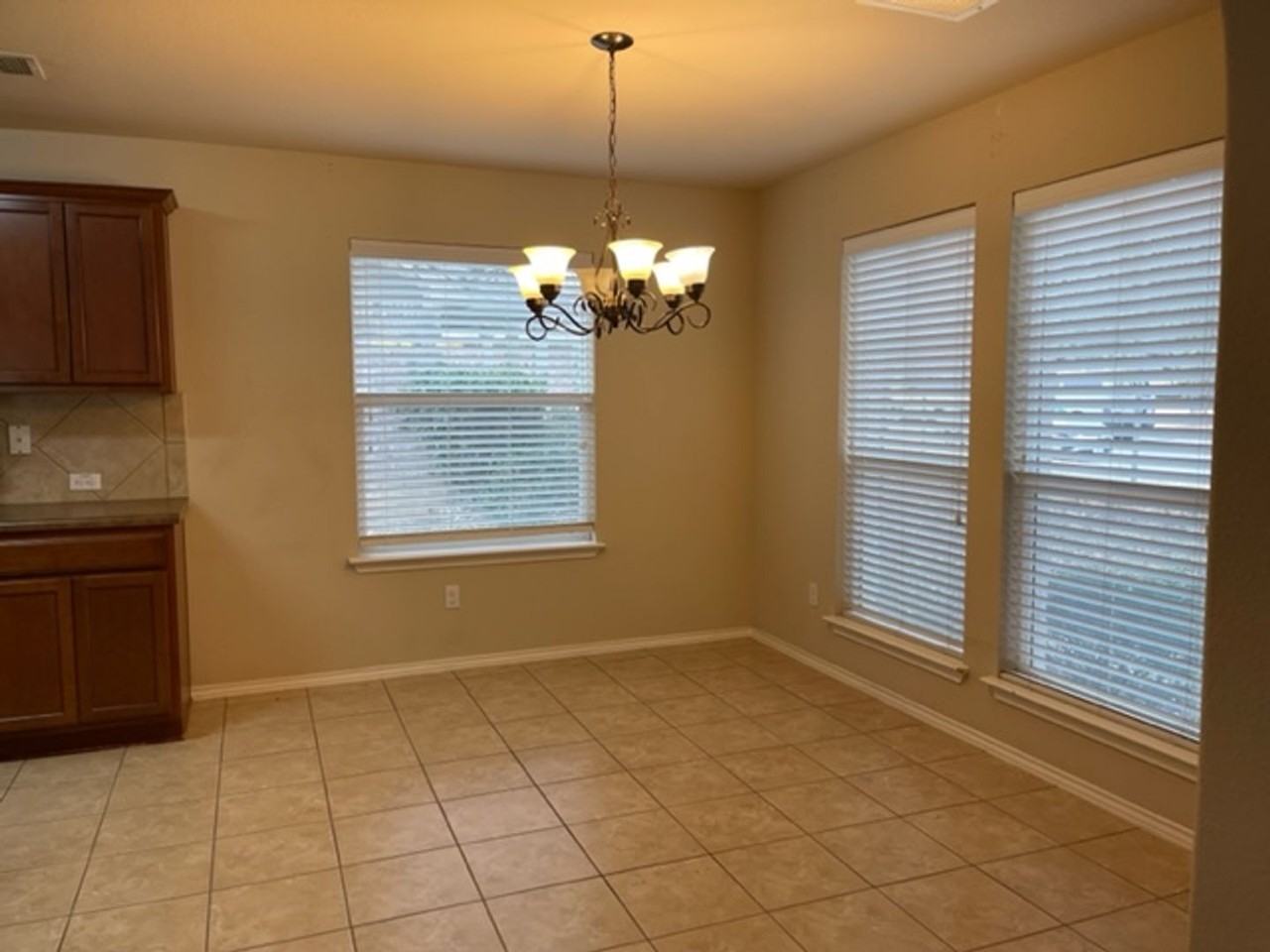 608 Alamo Plaza Dr - Photo 5 of 21