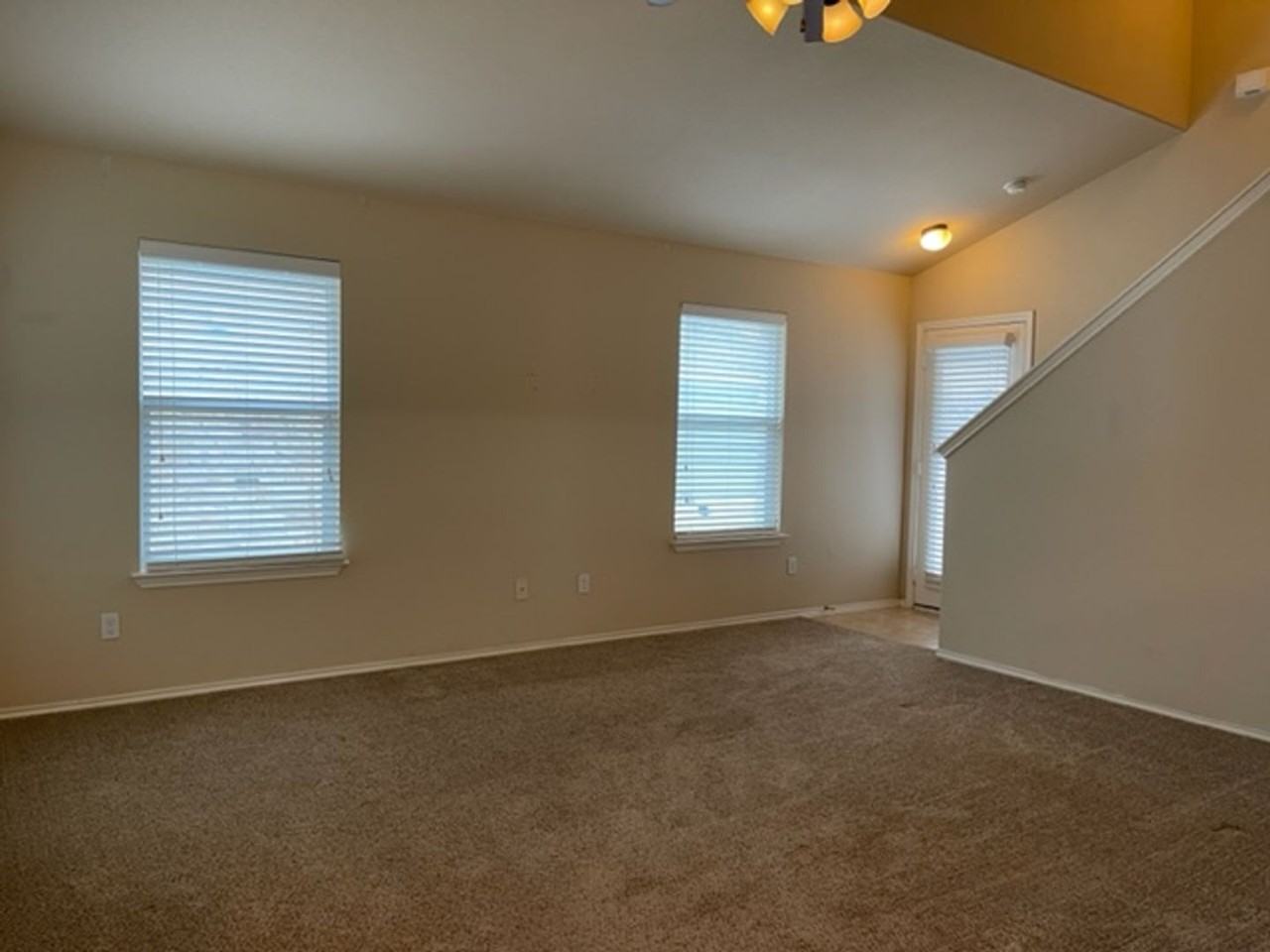 608 Alamo Plaza Dr - Photo 2 of 21