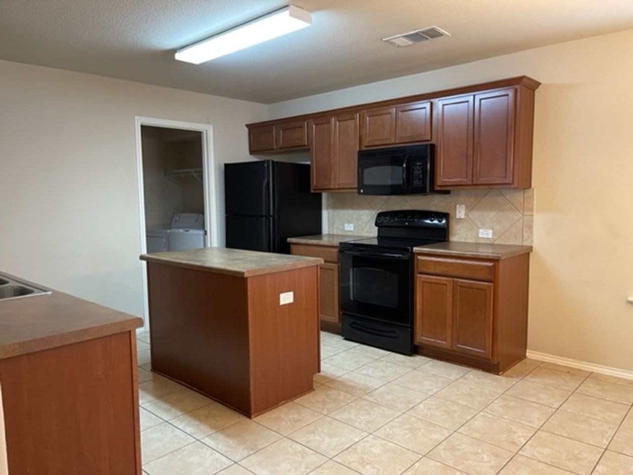 608 Alamo Plaza Dr - Photo 6 of 21