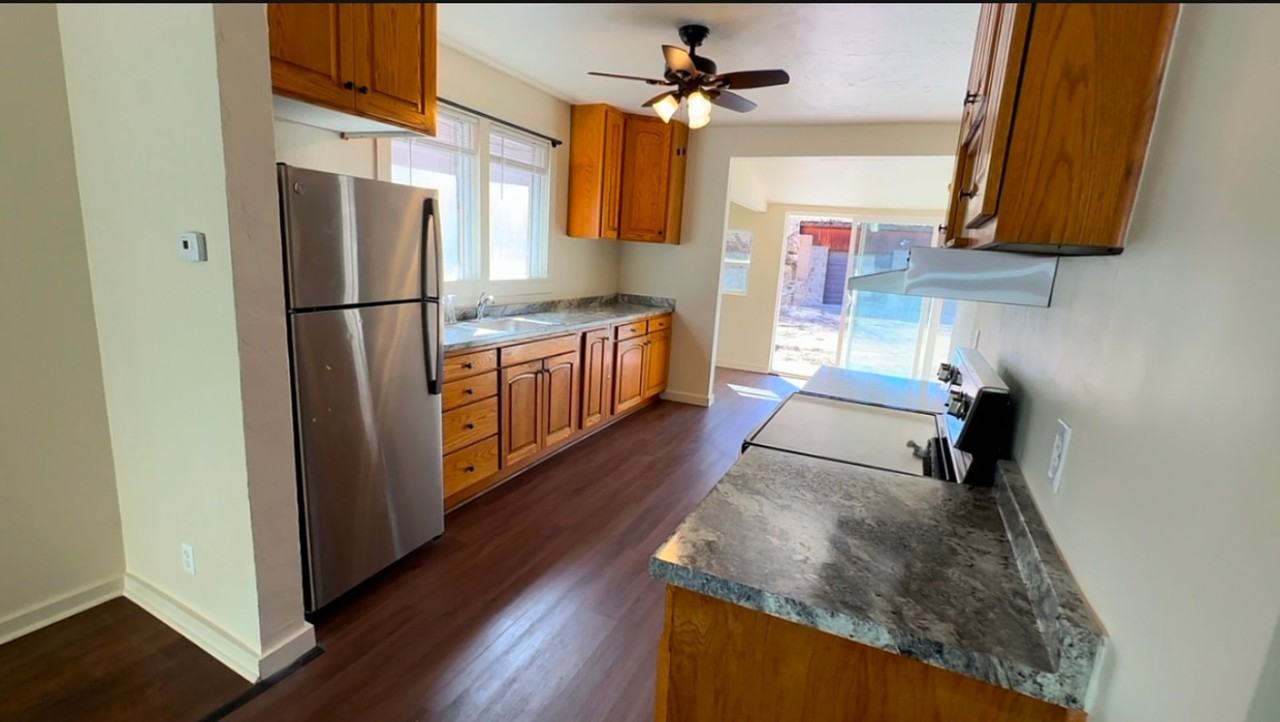 269 N Main St - Photo 7 of 9