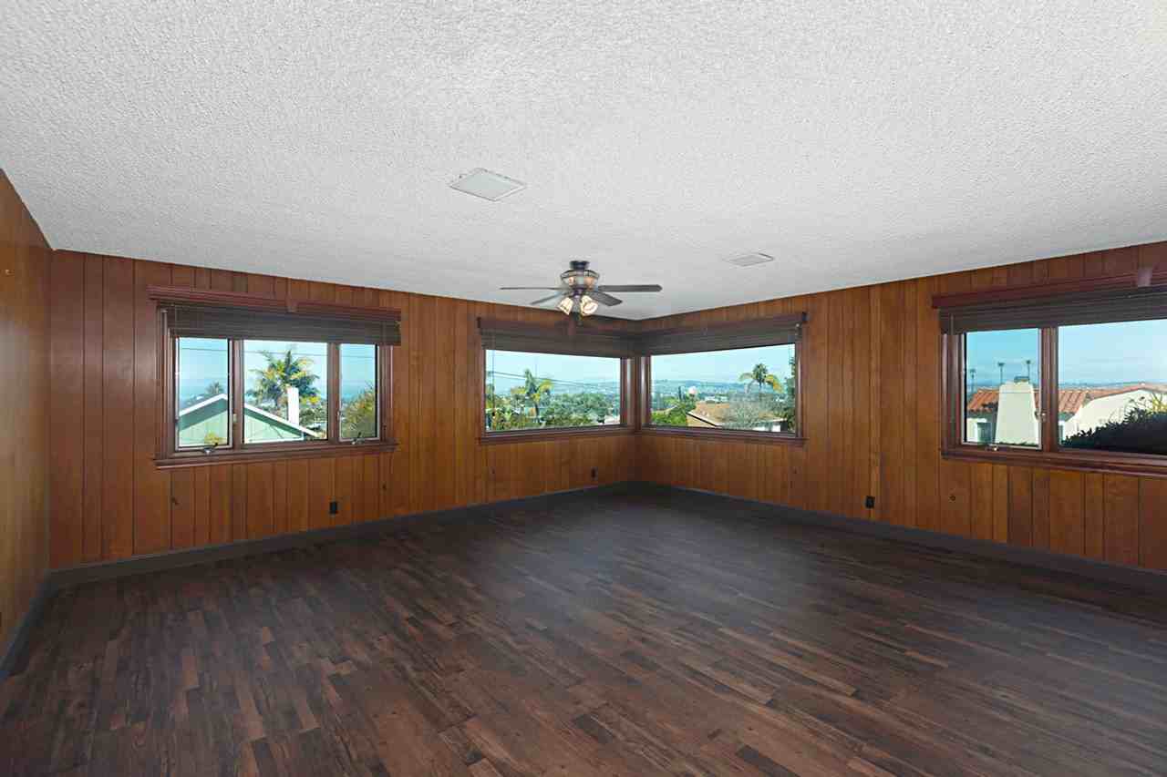 4495 Brighton Ave - Photo 5 of 36
