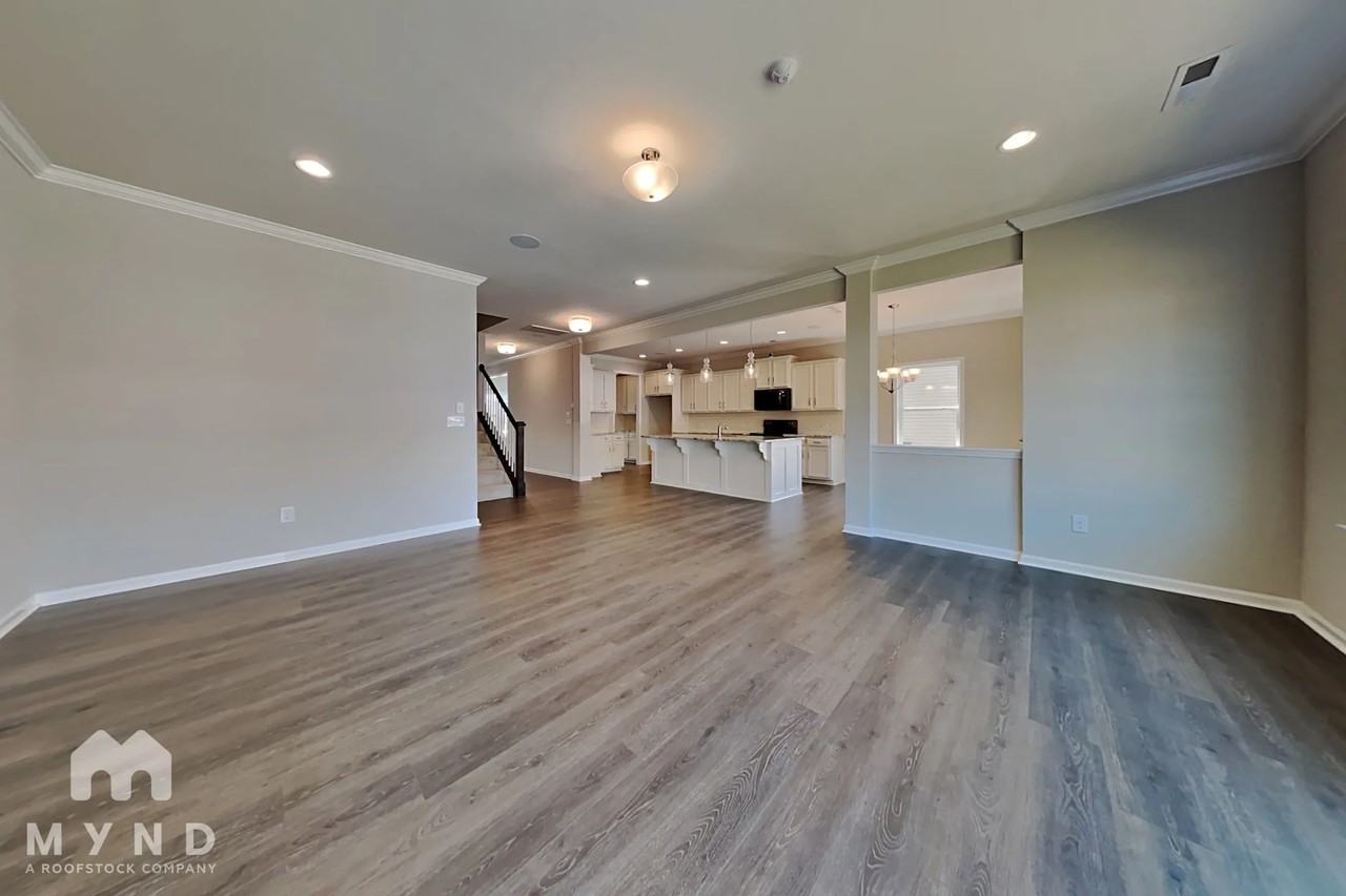 233 Fesperman Cir - Photo 2 of 34