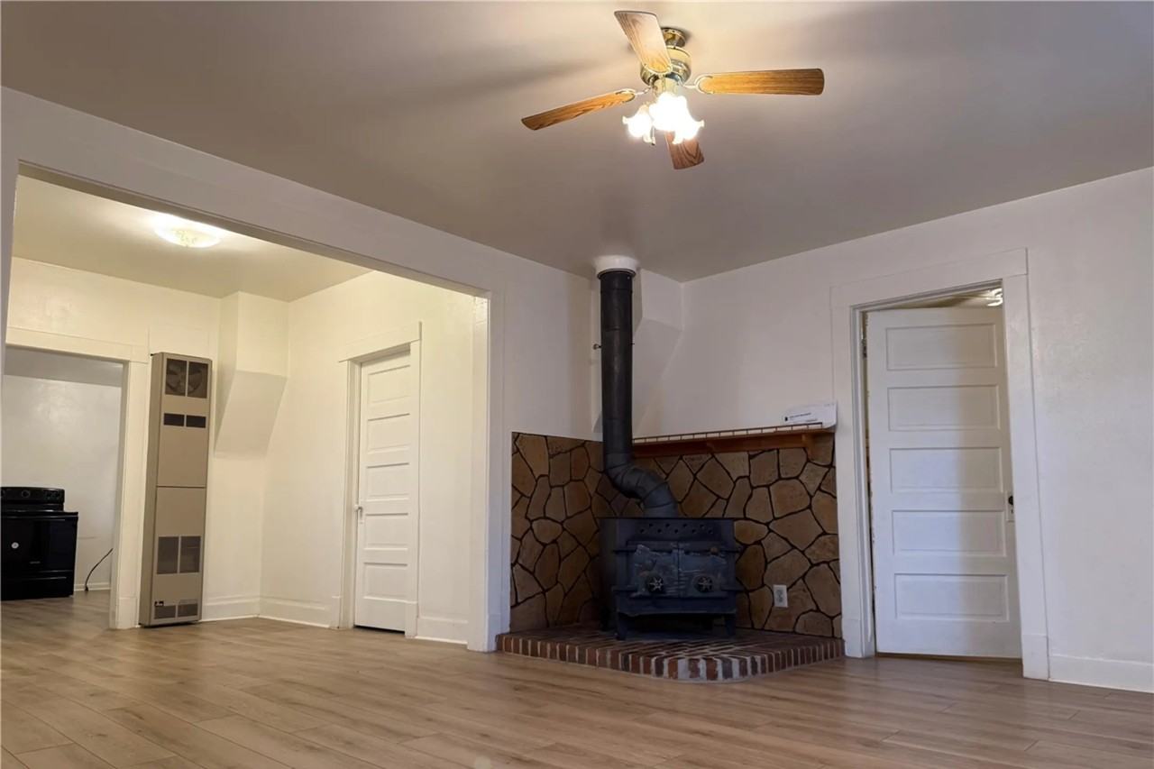 175 N 400 W - Photo 2 of 18