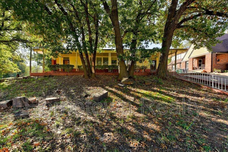 2000 Nw 28th St - Photo 2 of 23