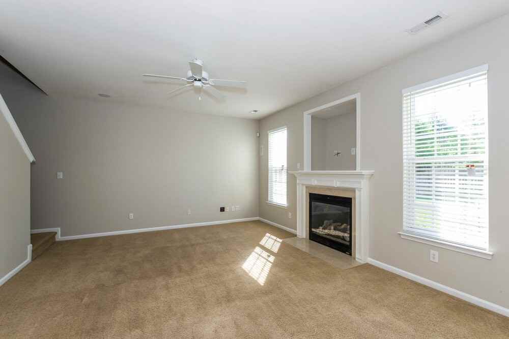 14724 Asheton Creek Dr - Photo 2 of 15