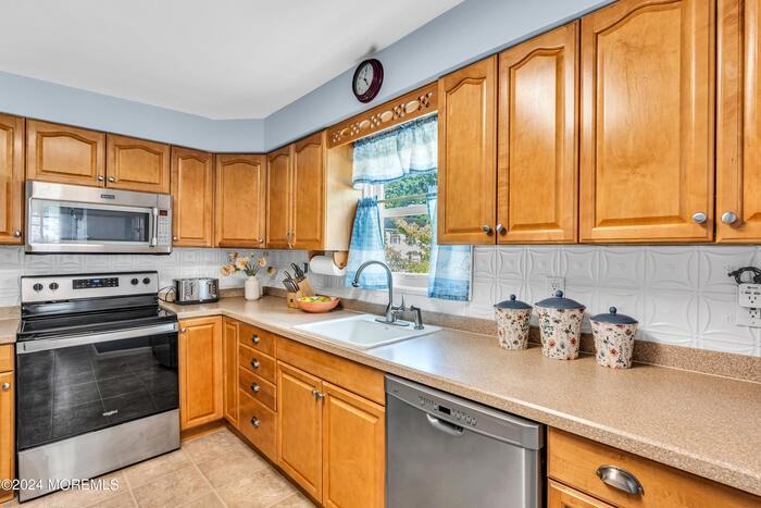 8 Grant St - Photo 3 of 5