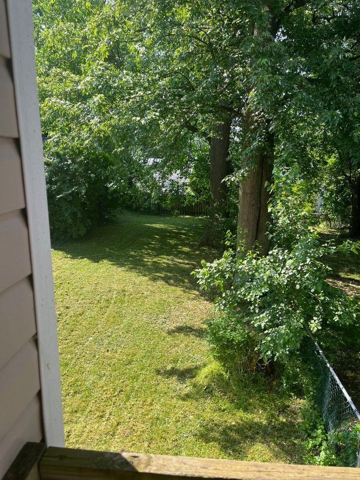 213 W 26th St - Photo 2 of 9