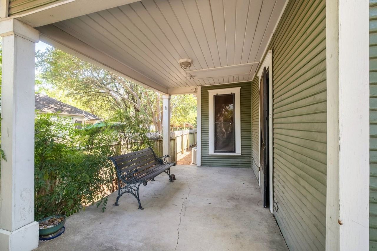 807 E 45th St #A - Photo 7 of 28