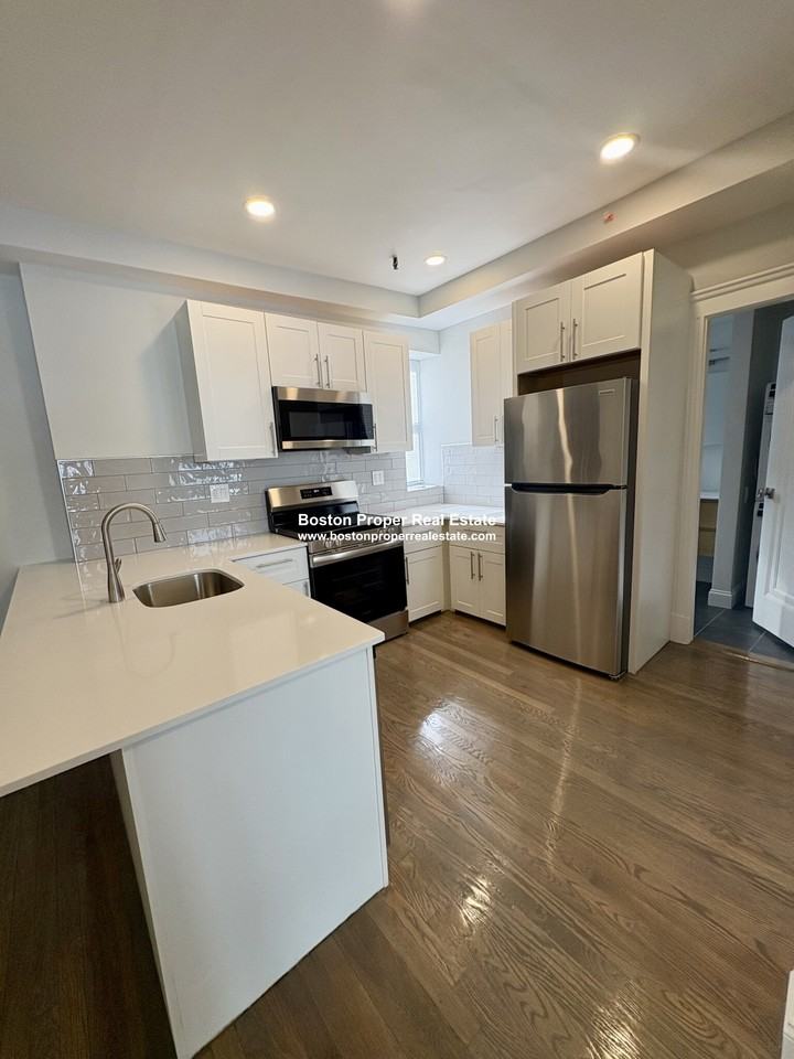 11 Peterborough St #17