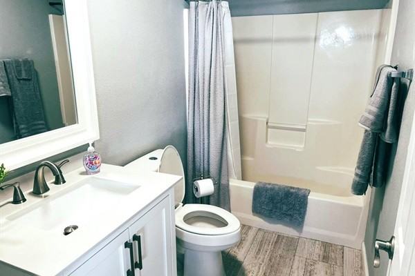 605 North Franklin Avenue #605 - Photo 3 of 5