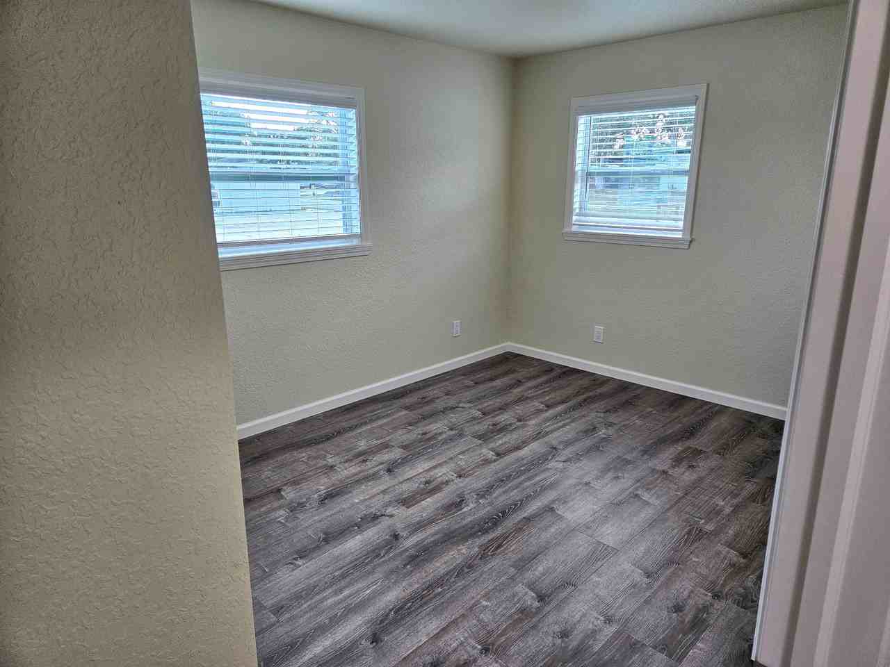 105 Lagrange Ave #NA - Photo 5 of 10