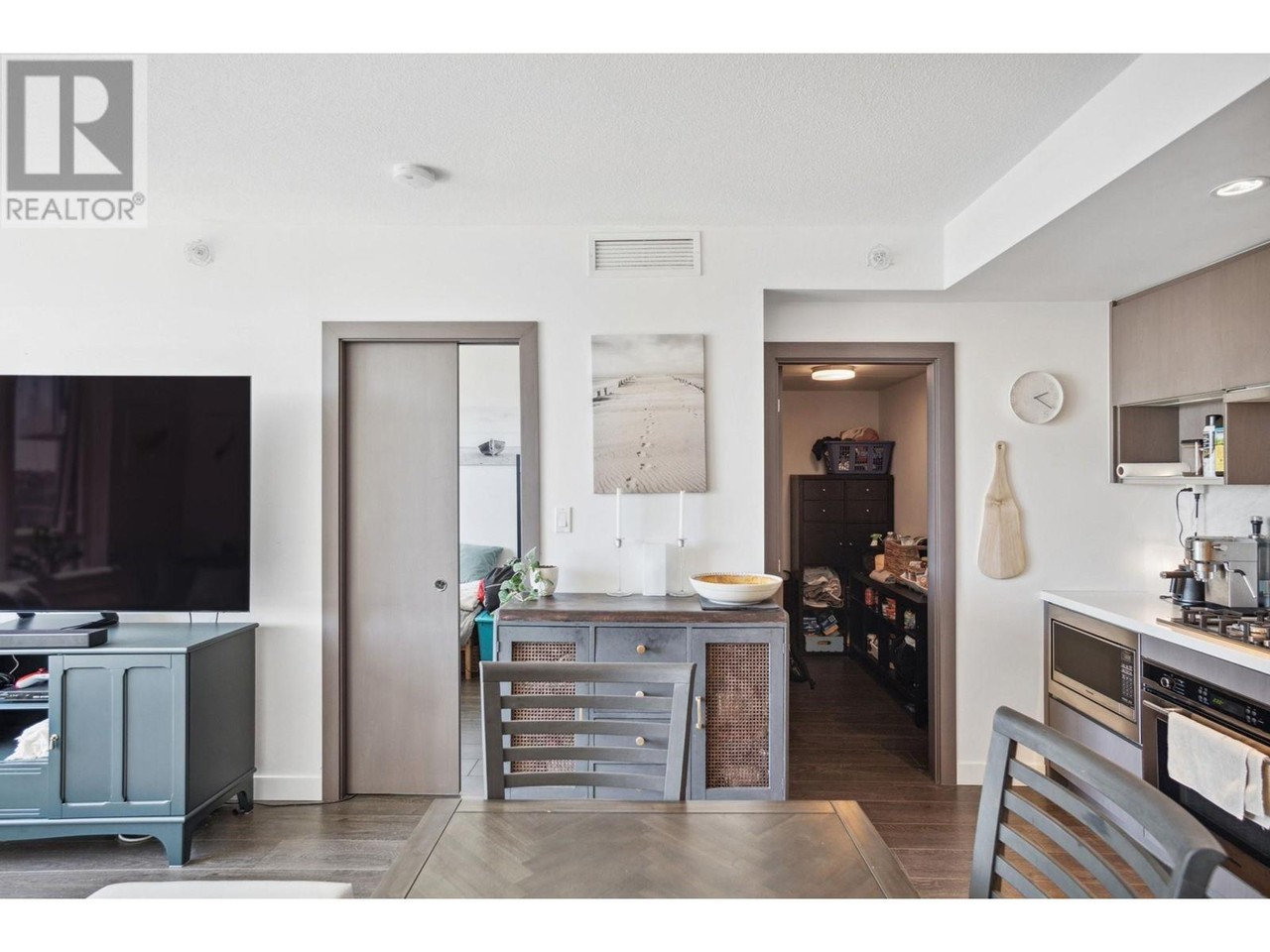 38 Smithe Street - Photo 3 of 20