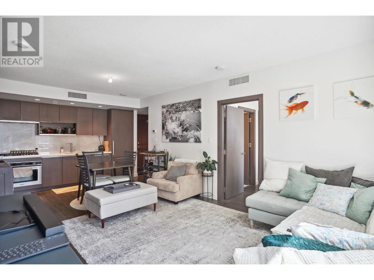 38 Smithe Street - Photo 5 of 20