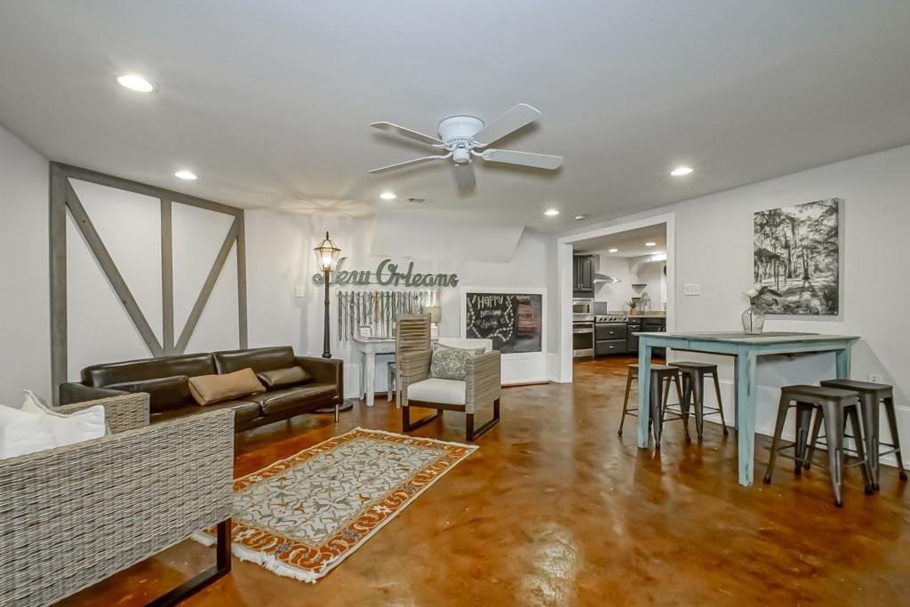 4176 Vincennes Pl - Photo 3 of 18