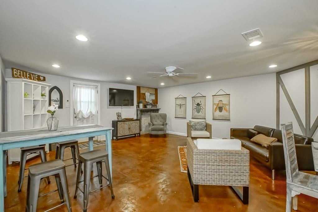 4176 Vincennes Pl - Photo 4 of 18