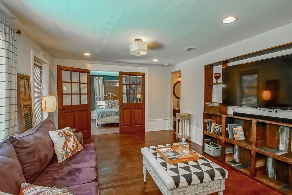 4176 Vincennes Pl - Photo 5 of 18