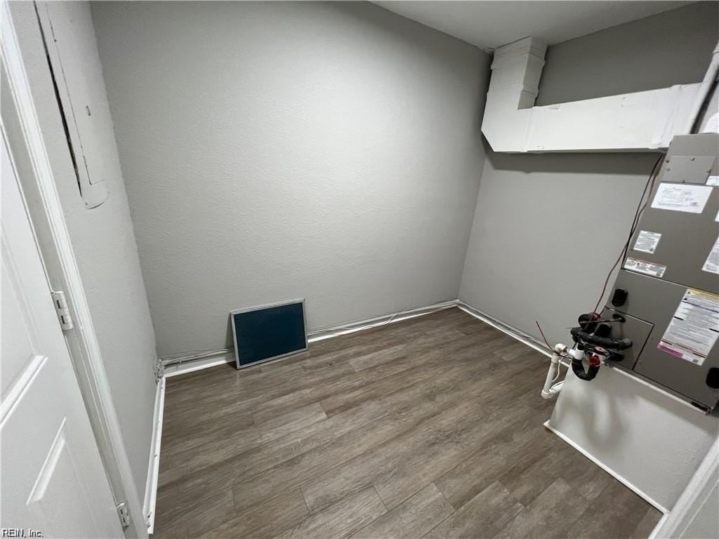 1410 Sierra Dr - Photo 3 of 30