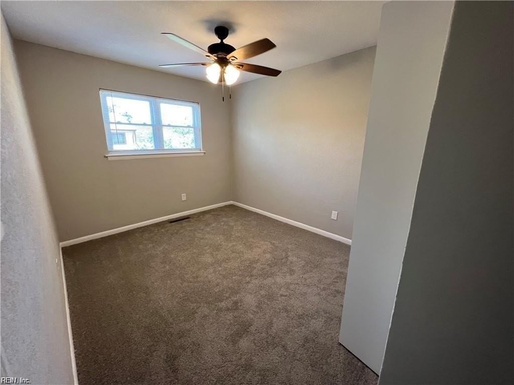 1410 Sierra Dr - Photo 4 of 30