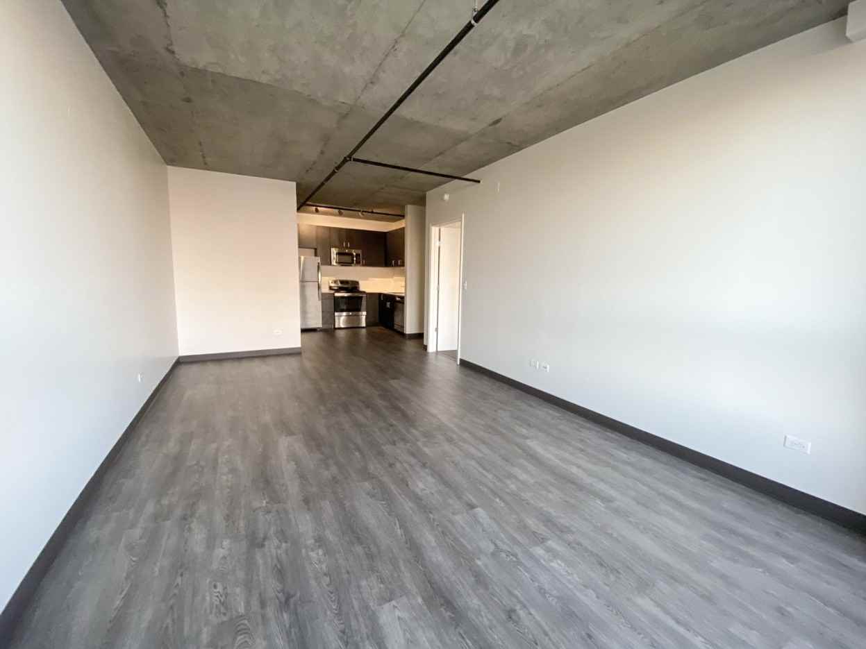 3218 N Clark St #1-1 - Photo 3 of 13