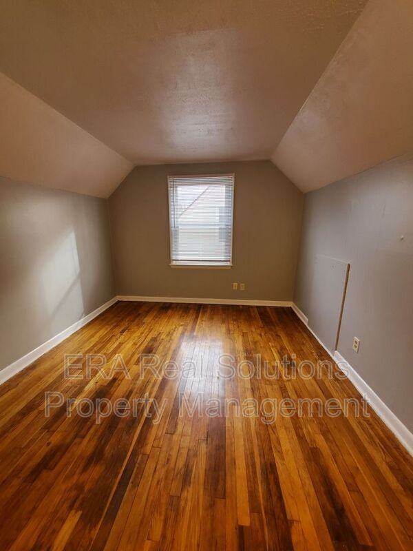 759 Whitethorne Ave - Photo 2 of 17