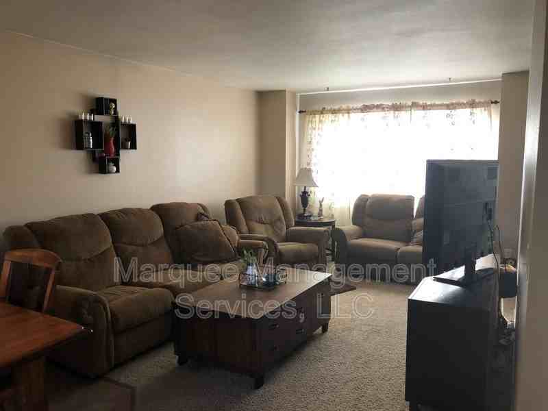 2222 Montana Ave - Photo 3 of 12