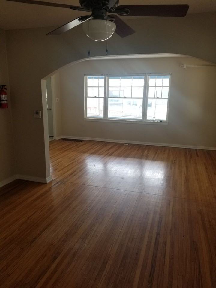 2221 Main St - Photo 6 of 40