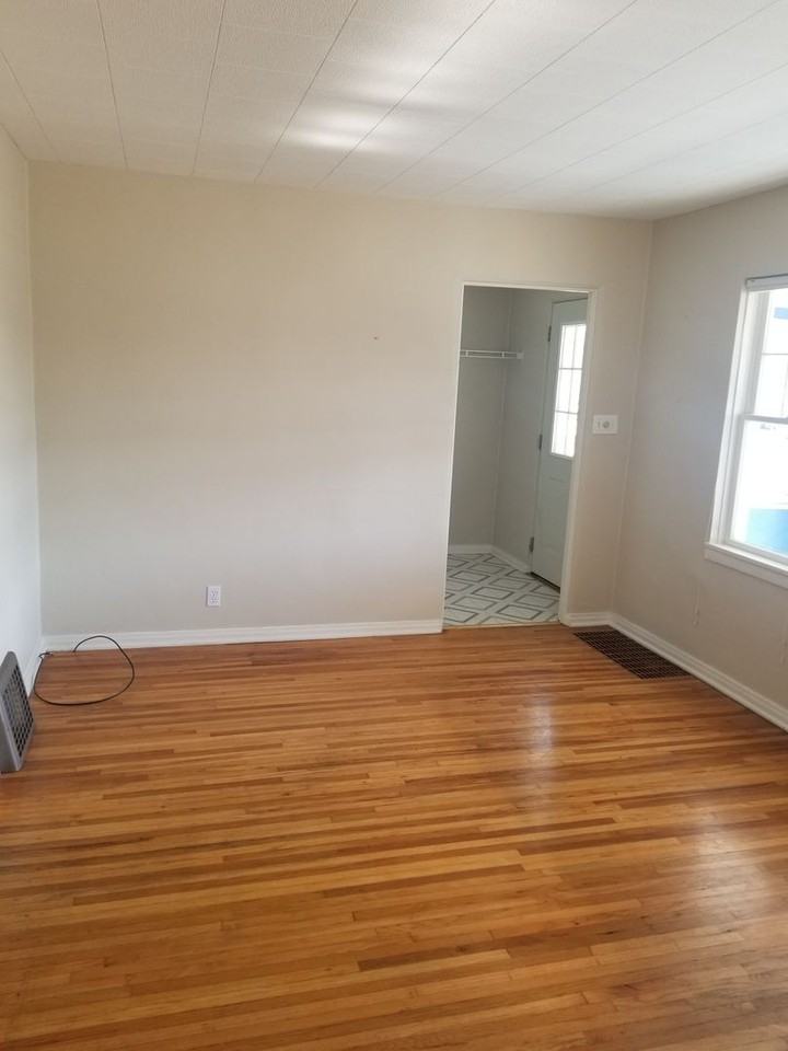 2221 Main St - Photo 7 of 40