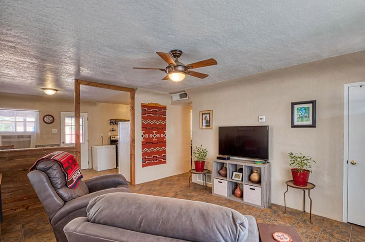 1705 Colorado Ave - Photo 2 of 8