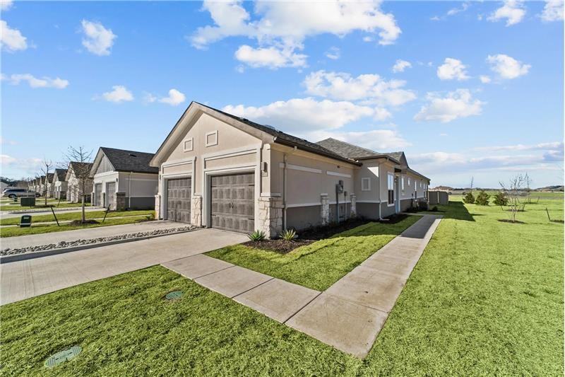 1311 Acacia Dr - Photo 2 of 32