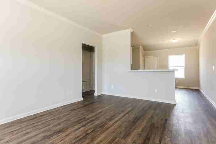 2137 Bentwood Dr - Photo 3 of 10