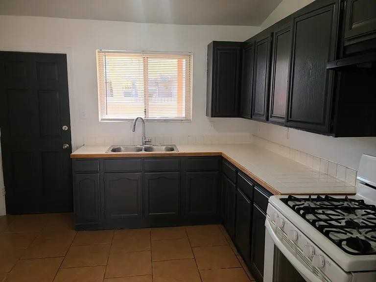 45367 Cedar Ave - Photo 2 of 20