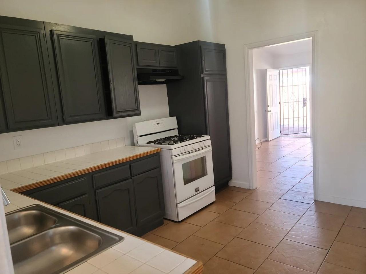 45367 Cedar Ave - Photo 3 of 20