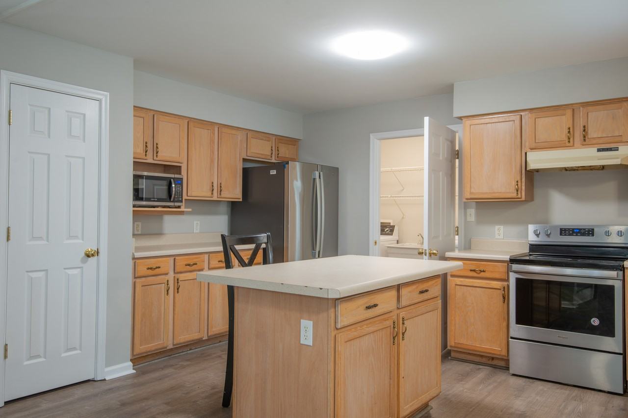 1404 W 37th St #NA - Photo 5 of 15