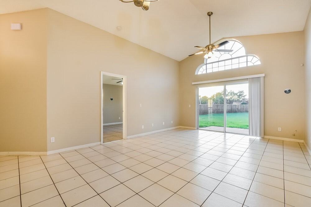 4732 Fort Bravo Ct - Photo 4 of 16