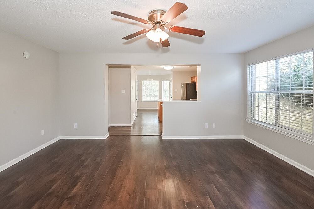 1099 Cambrain Dr - Photo 4 of 17