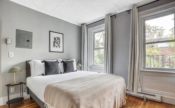 17 Gay St #4