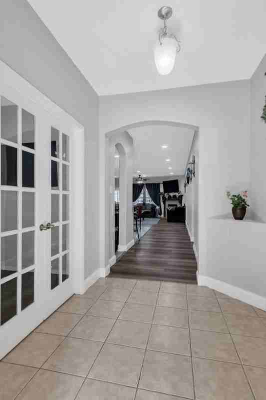 3801 Sapphire St - Photo 3 of 21