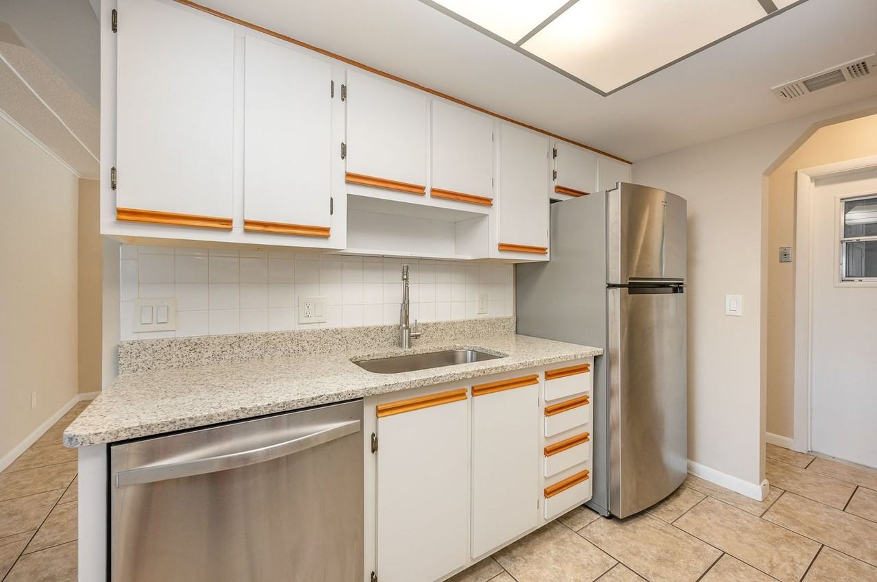 511 Avignon Dr - Photo 6 of 22