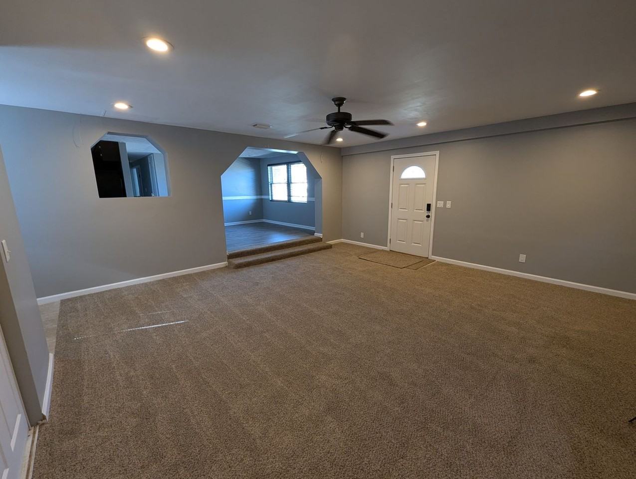 902 Virginia Ave - Photo 2 of 8