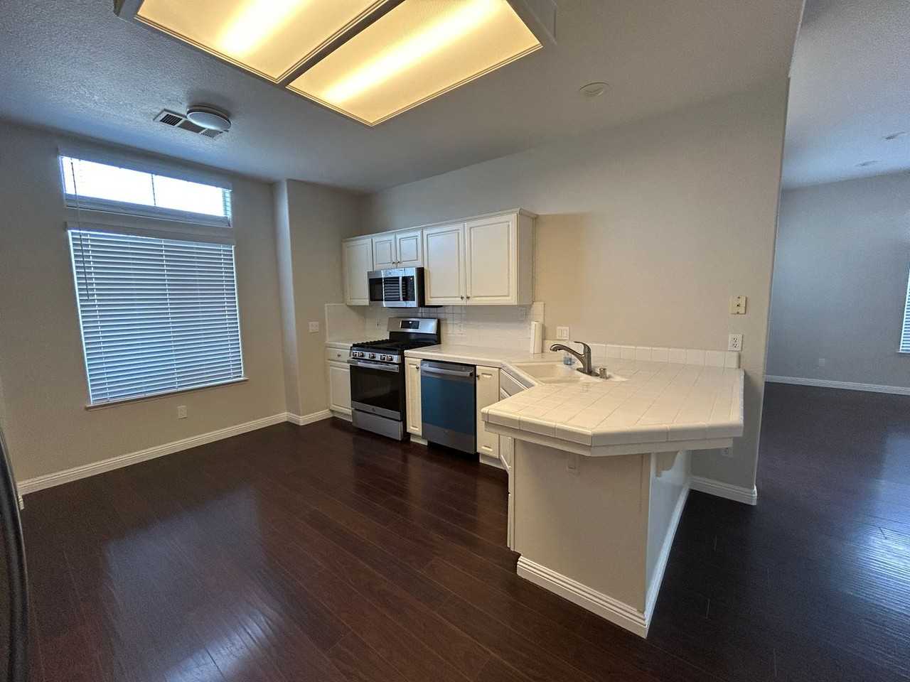 375 Brentwood Dr - Photo 6 of 20