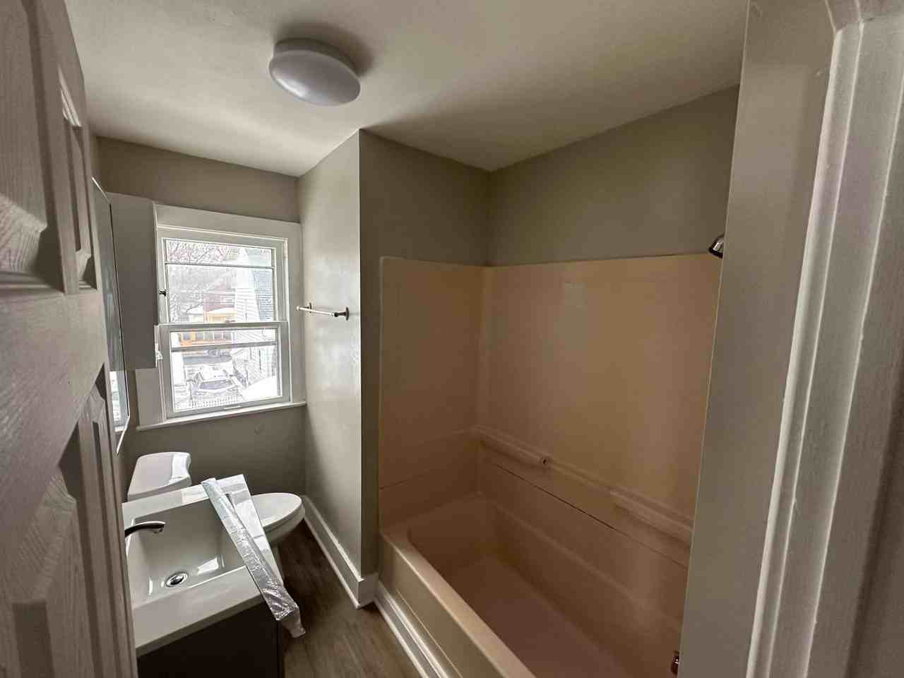 214 Scoville Ave - Photo 7 of 13