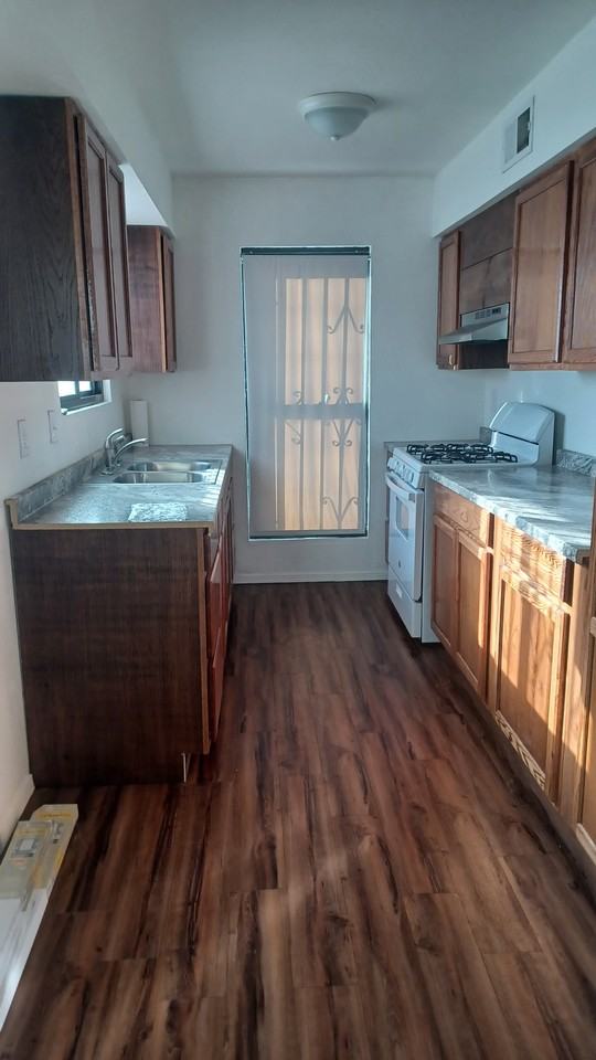 10744 Chert Street - Photo 3 of 5