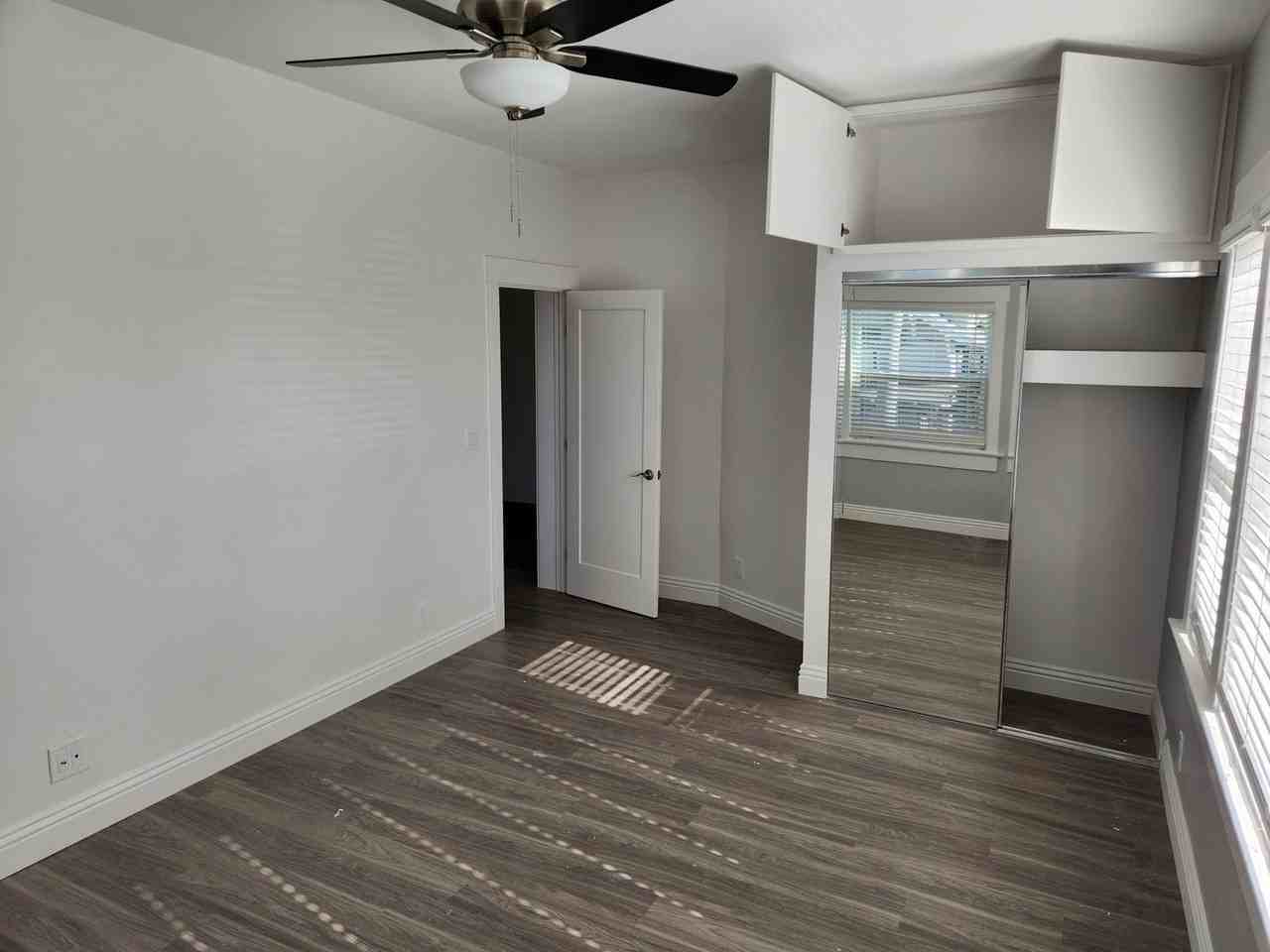 Thorn - Photo 5 of 10