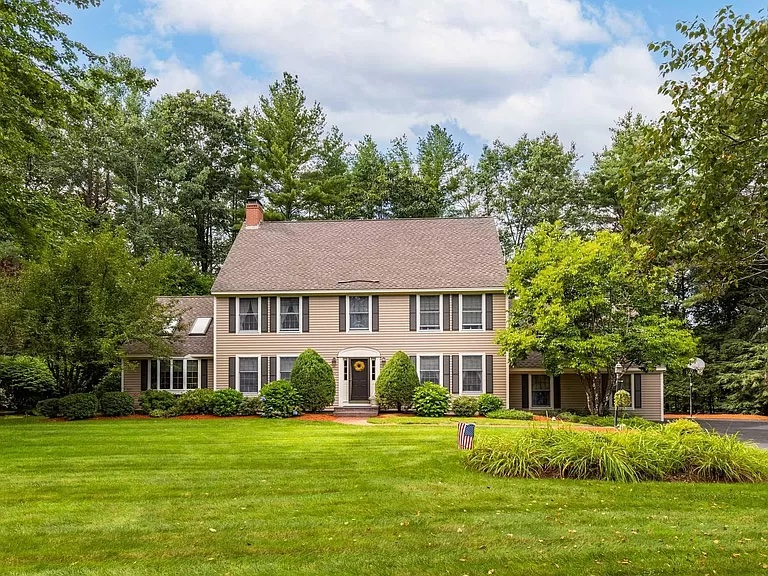 22 Reyners Brook Dr - Photo 5 of 9