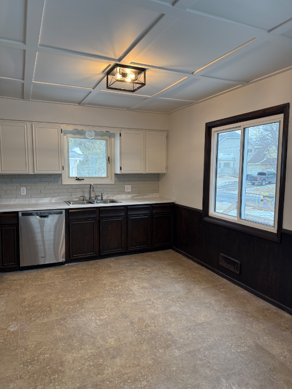 5963 Idlewood Rd - Photo 2 of 20