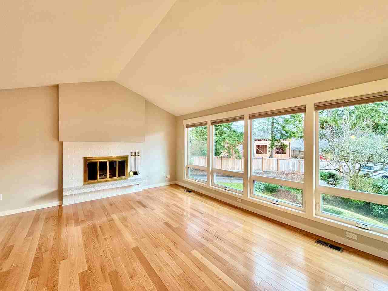 2461 78th Ave Ne - Photo 4 of 28