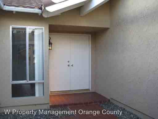 3069 Hayes Ave - Photo 3 of 20