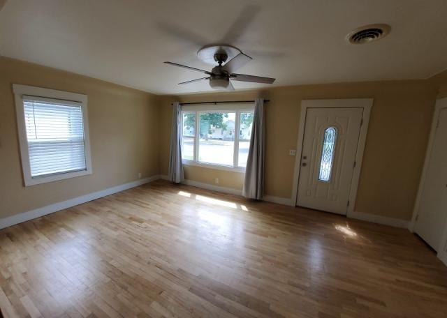 609 5th Ave - Photo 3 of 7